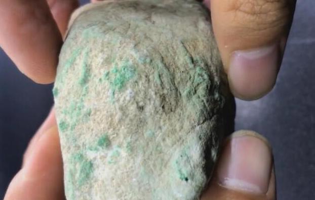 包含翡翠原石什么是松花的词条-第1张图片-翡翠网 包含翡翠原石什么是松花的词条-第1张图片-翡翠网