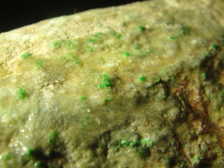 包含翡翠原石什么是松花的词条-第2张图片-翡翠网 包含翡翠原石什么是松花的词条-第2张图片-翡翠网