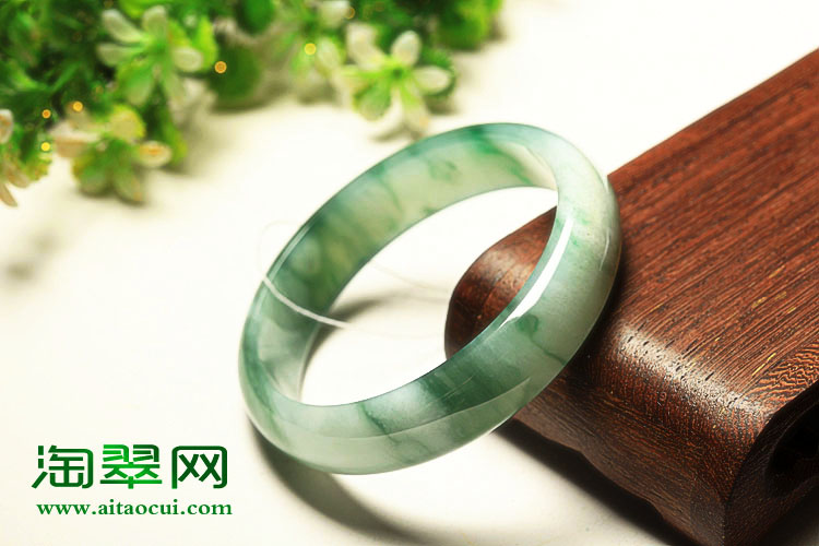 金丝翡翠手镯手镯天然翡翠-第2张图片-翡翠网 金丝翡翠手镯手镯天然翡翠-第2张图片-翡翠网