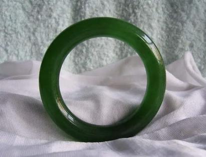 关于最好的翡翠手镯的信息-第4张图片-翡翠网 关于最好的翡翠手镯的信息-第4张图片-翡翠网