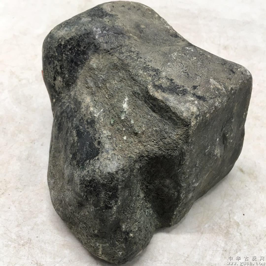 关于黑沙皮翡翠原石图片的信息-第2张图片-翡翠网 关于黑沙皮翡翠原石图片的信息-第2张图片-翡翠网