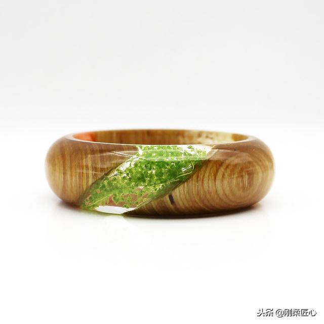 包含翡翠手镯睡觉戴吗的词条-第2张图片-翡翠网 包含翡翠手镯睡觉戴吗的词条-第2张图片-翡翠网