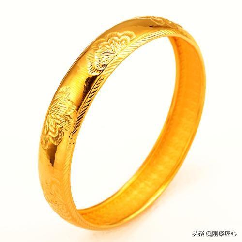 包含翡翠手镯睡觉戴吗的词条-第4张图片-翡翠网 包含翡翠手镯睡觉戴吗的词条-第4张图片-翡翠网