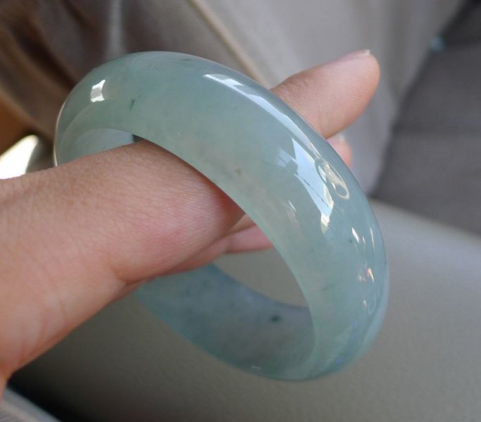 清代冰种翡翠手镯的简单介绍-第2张图片-翡翠网 清代冰种翡翠手镯的简单介绍-第2张图片-翡翠网