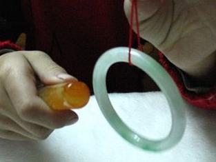 翡翠手镯打灯图解大全的简单介绍-第2张图片-翡翠网 翡翠手镯打灯图解大全的简单介绍-第2张图片-翡翠网