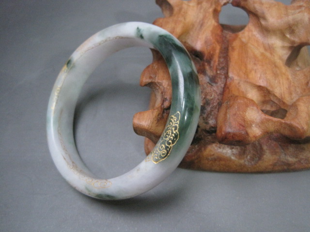 关于明代翡翠手镯的信息-第2张图片-翡翠网 关于明代翡翠手镯的信息-第2张图片-翡翠网