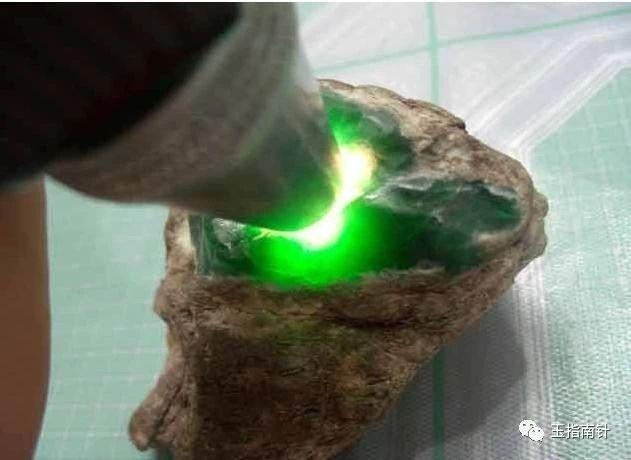 翡翠原石购买知识的简单介绍-第3张图片-翡翠网 翡翠原石购买知识的简单介绍-第3张图片-翡翠网