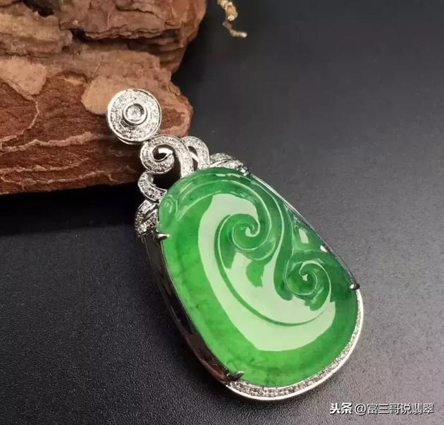 包含翡翠手镯会越戴越绿吗的词条-第4张图片-翡翠网 包含翡翠手镯会越戴越绿吗的词条-第4张图片-翡翠网