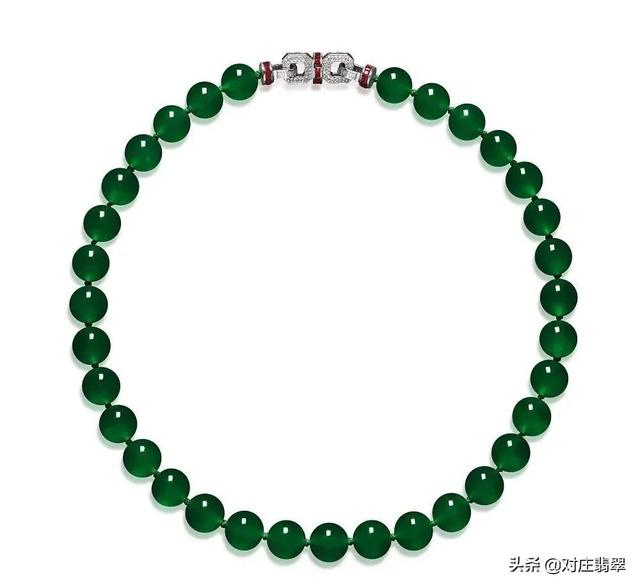 关于满绿翡翠手镯图片的信息-第1张图片-翡翠网 关于满绿翡翠手镯图片的信息-第1张图片-翡翠网