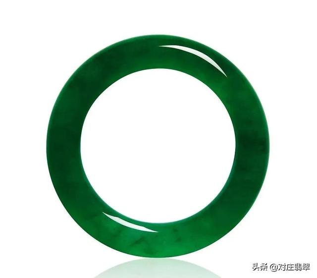 关于满绿翡翠手镯图片的信息-第3张图片-翡翠网 关于满绿翡翠手镯图片的信息-第3张图片-翡翠网