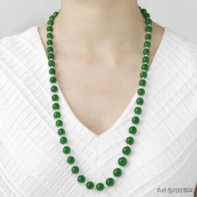 关于满绿翡翠手镯图片的信息-第11张图片-翡翠网 关于满绿翡翠手镯图片的信息-第11张图片-翡翠网