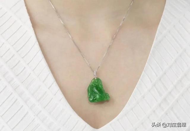 关于满绿翡翠手镯图片的信息-第18张图片-翡翠网 关于满绿翡翠手镯图片的信息-第18张图片-翡翠网