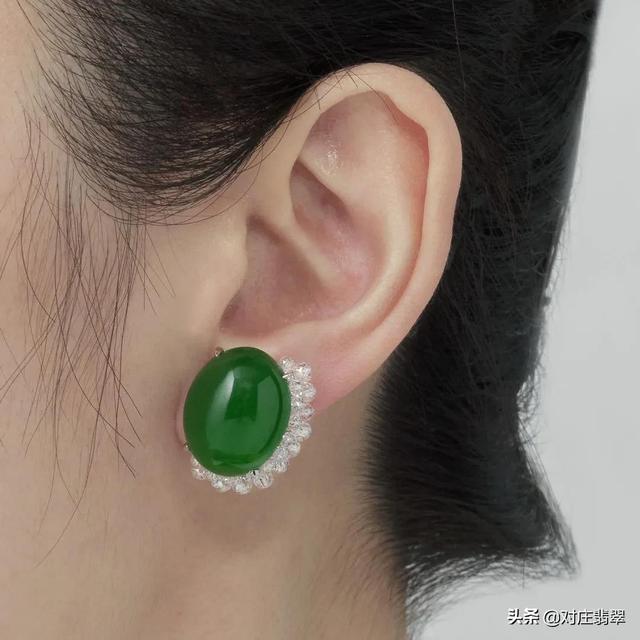 关于满绿翡翠手镯图片的信息-第20张图片-翡翠网 关于满绿翡翠手镯图片的信息-第20张图片-翡翠网