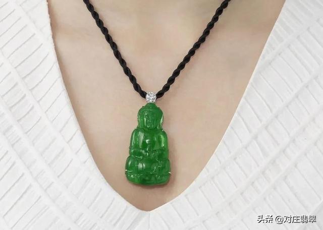 关于满绿翡翠手镯图片的信息-第22张图片-翡翠网 关于满绿翡翠手镯图片的信息-第22张图片-翡翠网