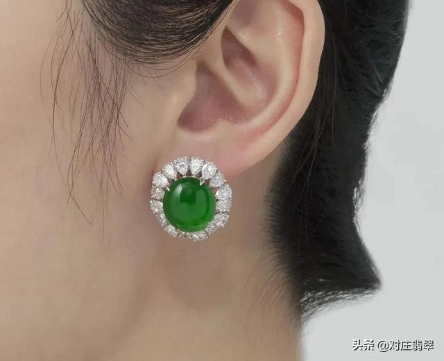 关于满绿翡翠手镯图片的信息-第26张图片-翡翠网 关于满绿翡翠手镯图片的信息-第26张图片-翡翠网