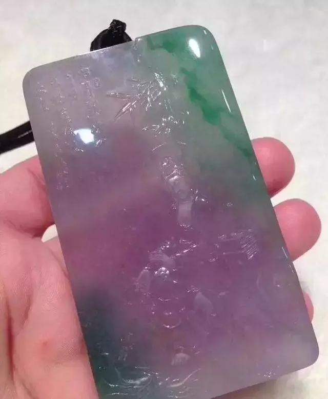 翡翠原石存放在水里的简单介绍-第9张图片-翡翠网 翡翠原石存放在水里的简单介绍-第9张图片-翡翠网