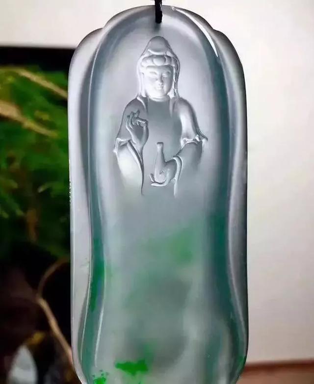 翡翠原石存放在水里的简单介绍-第10张图片-翡翠网 翡翠原石存放在水里的简单介绍-第10张图片-翡翠网