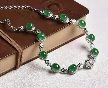 翡翠原石存放在水里的简单介绍-第19张图片-翡翠网 翡翠原石存放在水里的简单介绍-第19张图片-翡翠网