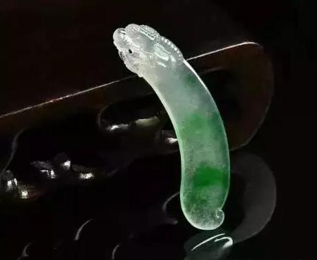 翡翠原石存放在水里的简单介绍-第20张图片-翡翠网 翡翠原石存放在水里的简单介绍-第20张图片-翡翠网