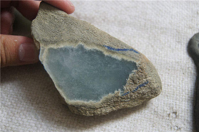 翡翠原石七大场口知识讲解的简单介绍-第1张图片-翡翠网 翡翠原石七大场口知识讲解的简单介绍-第1张图片-翡翠网