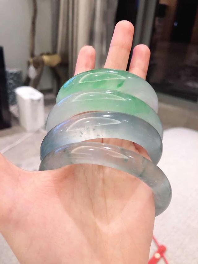 黑翡翠手镯价格的简单介绍-第2张图片-翡翠网 黑翡翠手镯价格的简单介绍-第2张图片-翡翠网