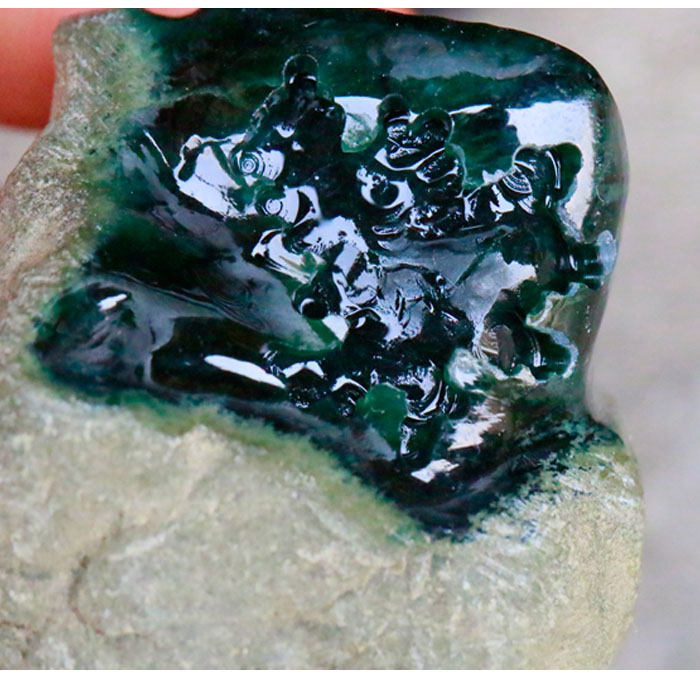 翡翠原石粘胶水的简单介绍-第1张图片-翡翠网 翡翠原石粘胶水的简单介绍-第1张图片-翡翠网