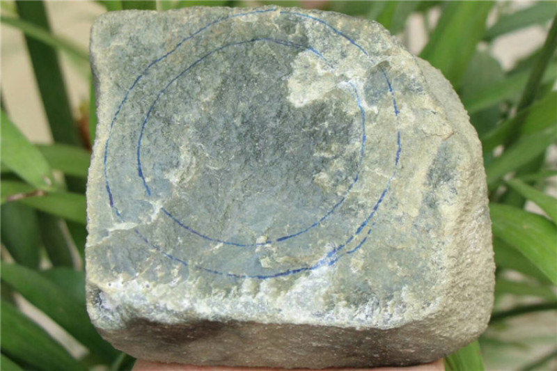 翡翠原石粘胶水的简单介绍-第2张图片-翡翠网 翡翠原石粘胶水的简单介绍-第2张图片-翡翠网