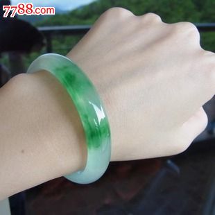 关于翡翠手镯冰糯种的信息-第2张图片-翡翠网 关于翡翠手镯冰糯种的信息-第2张图片-翡翠网