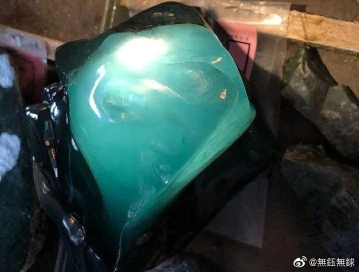 宁波翡翠原石加工厂的简单介绍-第1张图片-翡翠网 宁波翡翠原石加工厂的简单介绍-第1张图片-翡翠网