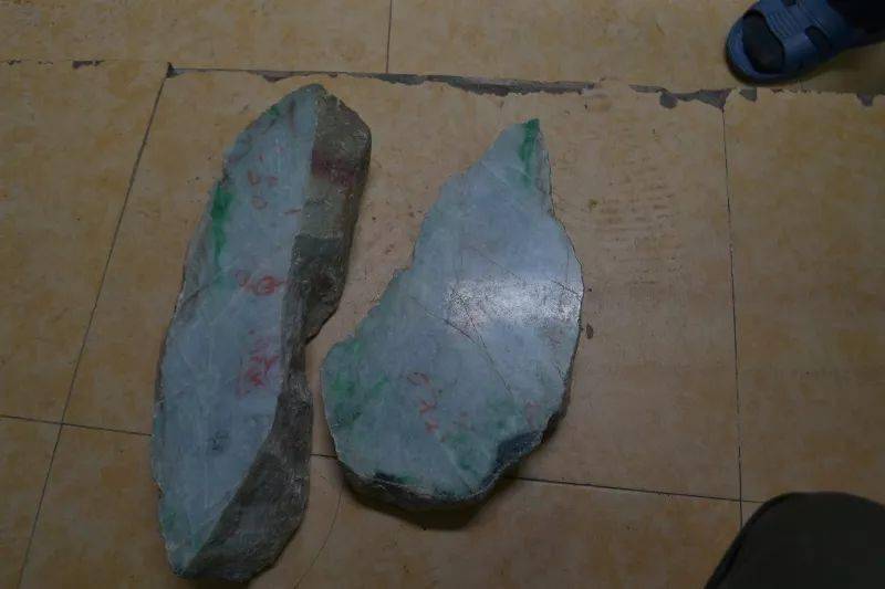 宁波翡翠原石加工厂的简单介绍-第2张图片-翡翠网 宁波翡翠原石加工厂的简单介绍-第2张图片-翡翠网