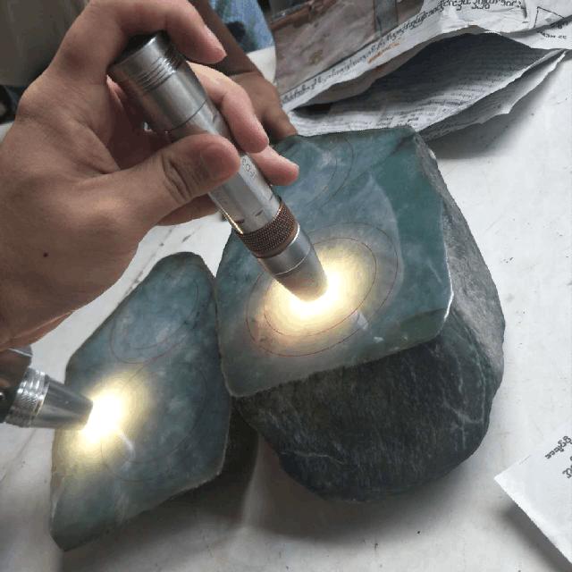 关于翡翠手镯封包的信息-第2张图片-翡翠网 关于翡翠手镯封包的信息-第2张图片-翡翠网