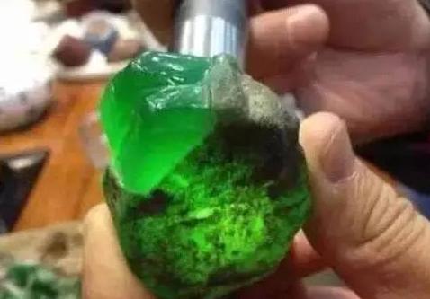 包含翡翠原石运营的词条-第1张图片-翡翠网 包含翡翠原石运营的词条-第1张图片-翡翠网