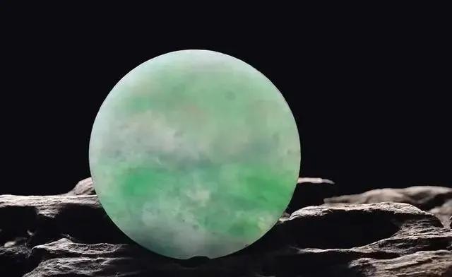 翡翠手镯芯变龙牌的简单介绍-第1张图片-翡翠网 翡翠手镯芯变龙牌的简单介绍-第1张图片-翡翠网