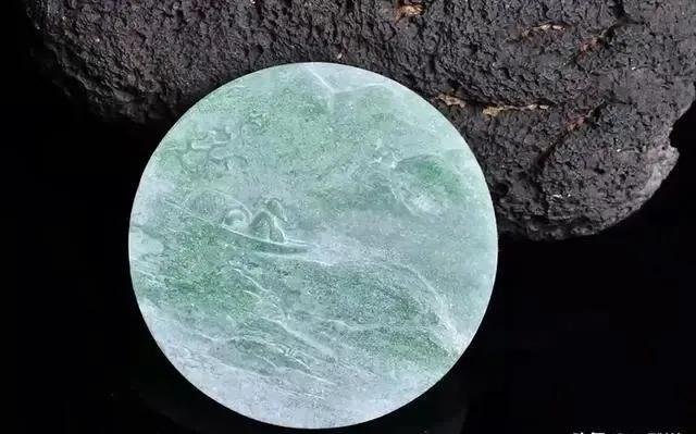 翡翠手镯芯变龙牌的简单介绍-第3张图片-翡翠网 翡翠手镯芯变龙牌的简单介绍-第3张图片-翡翠网