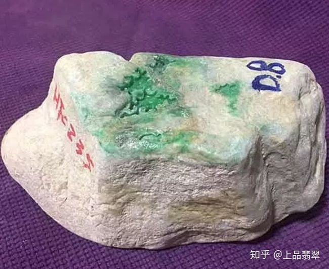 纯白色翡翠原石的简单介绍-第2张图片-翡翠网 纯白色翡翠原石的简单介绍-第2张图片-翡翠网