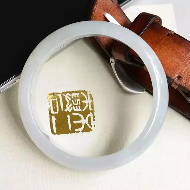 亿元翡翠手镯的简单介绍-第19张图片-翡翠网 亿元翡翠手镯的简单介绍-第19张图片-翡翠网