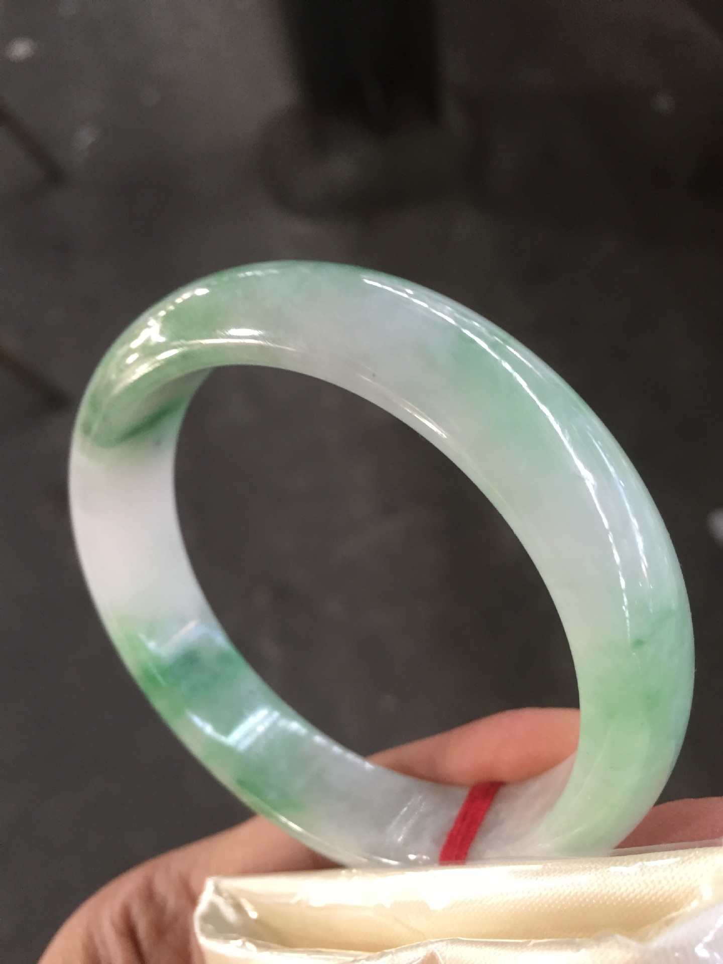 包含白绿翡翠手镯价格的词条-第2张图片-翡翠网 包含白绿翡翠手镯价格的词条-第2张图片-翡翠网