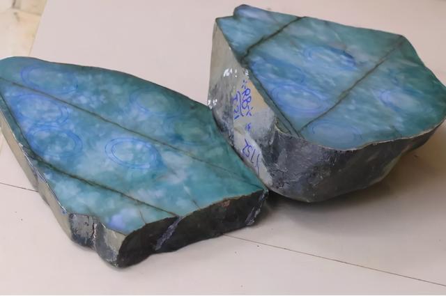 关于3万的糯种翡翠手镯的信息-第3张图片-翡翠网 关于3万的糯种翡翠手镯的信息-第3张图片-翡翠网