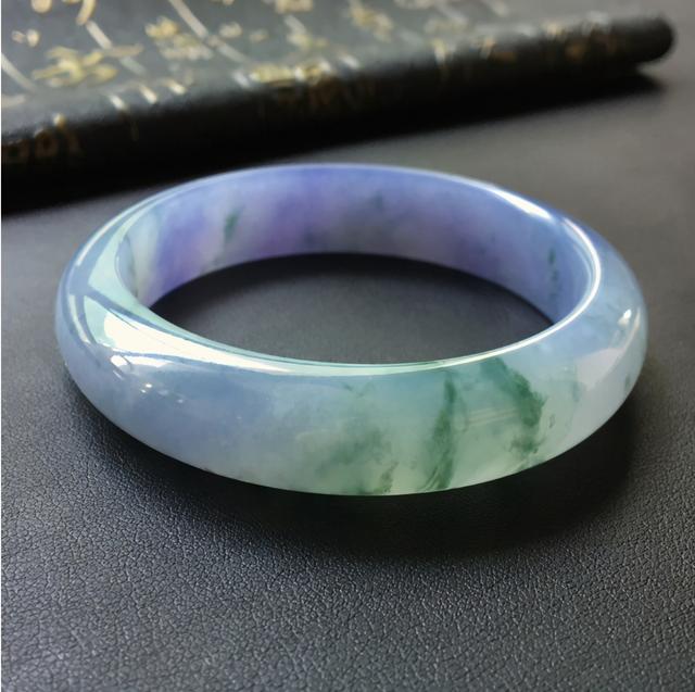 关于3万的糯种翡翠手镯的信息-第8张图片-翡翠网 关于3万的糯种翡翠手镯的信息-第8张图片-翡翠网