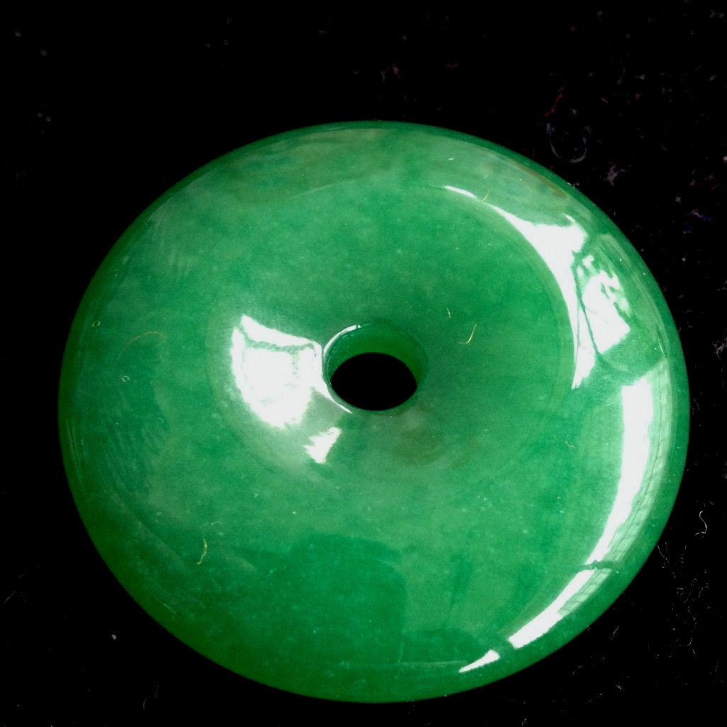 关于清代翡翠平安扣价格的信息-第2张图片-翡翠网 关于清代翡翠平安扣价格的信息-第2张图片-翡翠网