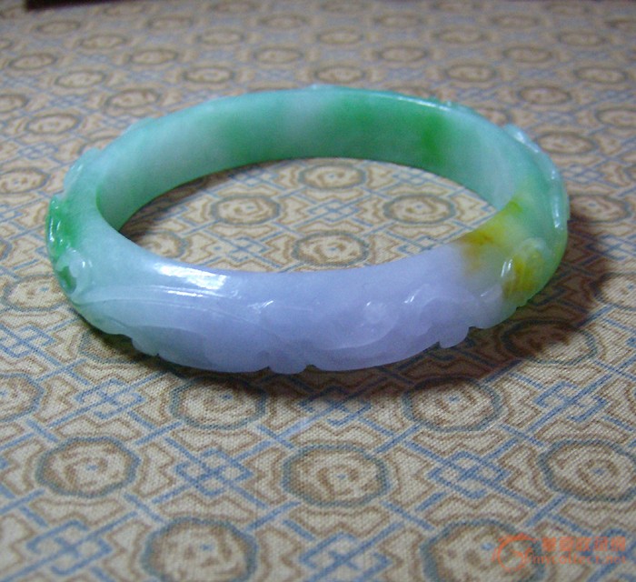 注胶翡翠的鉴别方法视频注胶翡翠手镯重量-第1张图片-翡翠网 注胶翡翠的鉴别方法视频注胶翡翠手镯重量-第1张图片-翡翠网