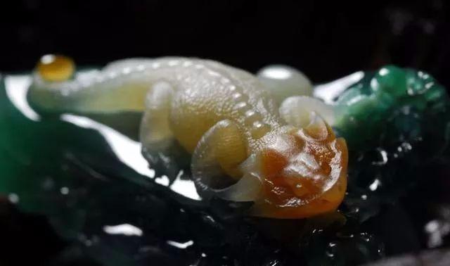 三彩翡翠手镯的简单介绍-第7张图片-翡翠网 三彩翡翠手镯的简单介绍-第7张图片-翡翠网