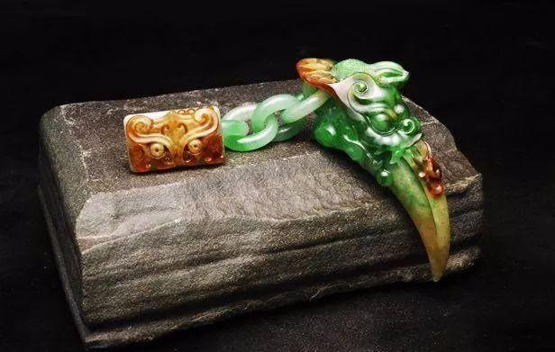 三彩翡翠手镯的简单介绍-第16张图片-翡翠网 三彩翡翠手镯的简单介绍-第16张图片-翡翠网