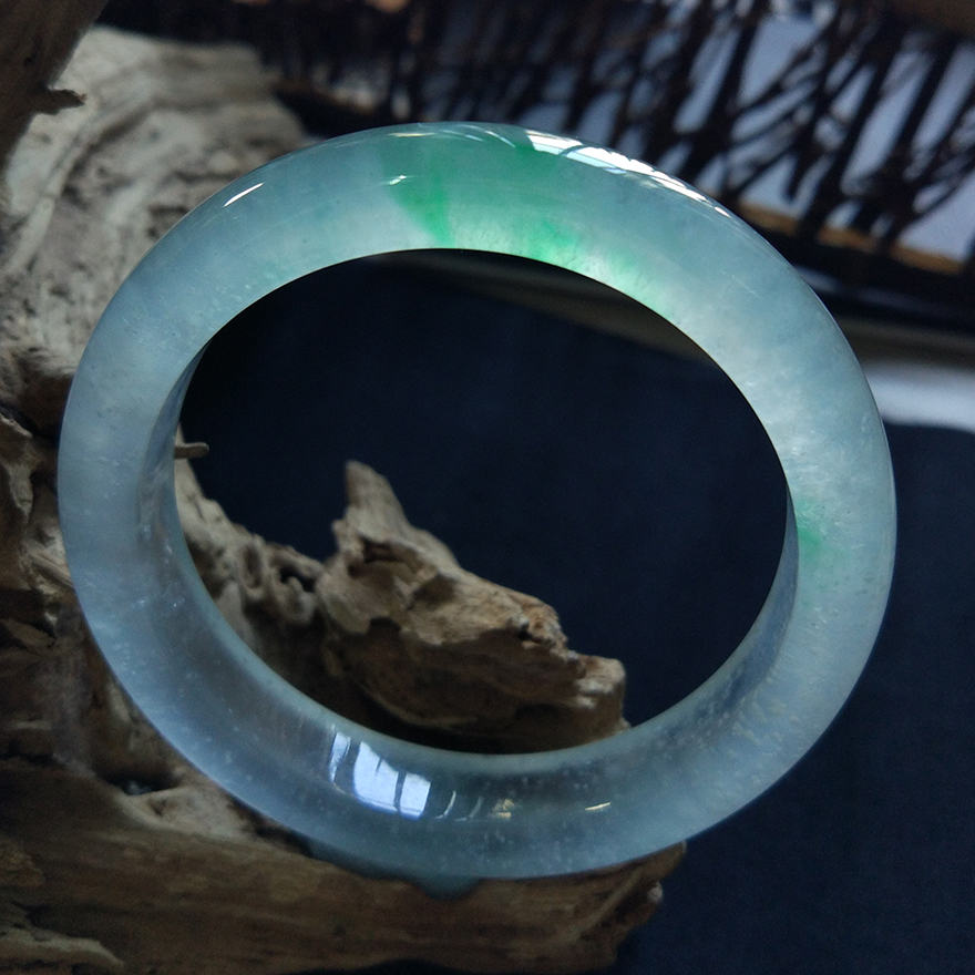 玉跟翡翠的区别是什么的简单介绍-第1张图片-翡翠网 玉跟翡翠的区别是什么的简单介绍-第1张图片-翡翠网