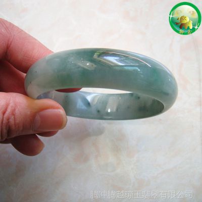 关于翡翠手镯 黑斑的信息-第2张图片-翡翠网 关于翡翠手镯 黑斑的信息-第2张图片-翡翠网