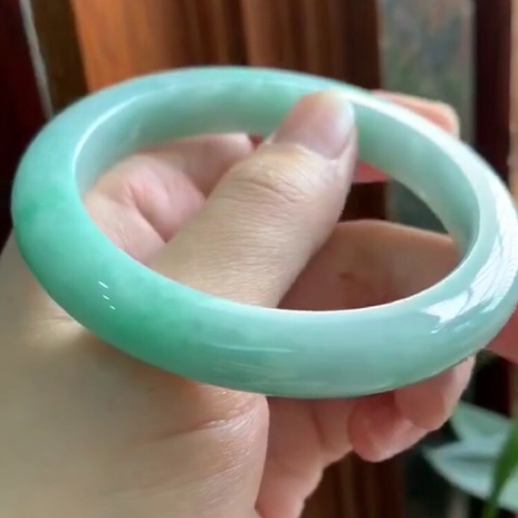 包含厚装翡翠手镯的词条-第2张图片-翡翠网 包含厚装翡翠手镯的词条-第2张图片-翡翠网