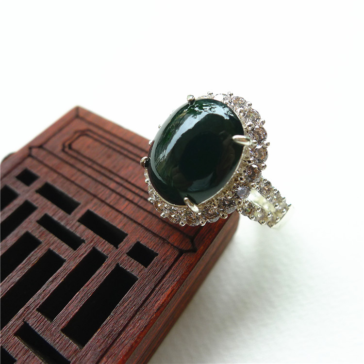 黑绿翡翠价格表的简单介绍-第2张图片-翡翠网 黑绿翡翠价格表的简单介绍-第2张图片-翡翠网