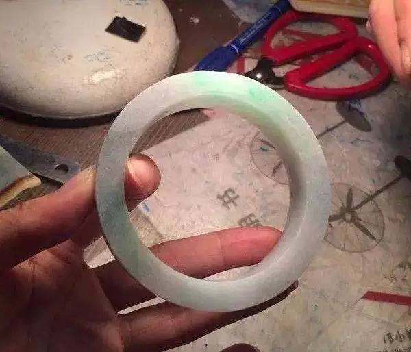 关于翡翠原石手镯开店的信息-第1张图片-翡翠网 关于翡翠原石手镯开店的信息-第1张图片-翡翠网