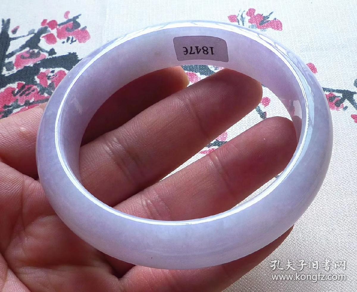 翡翠手镯开孔如何在塑料瓶上开洞-第1张图片-翡翠网 翡翠手镯开孔如何在塑料瓶上开洞-第1张图片-翡翠网