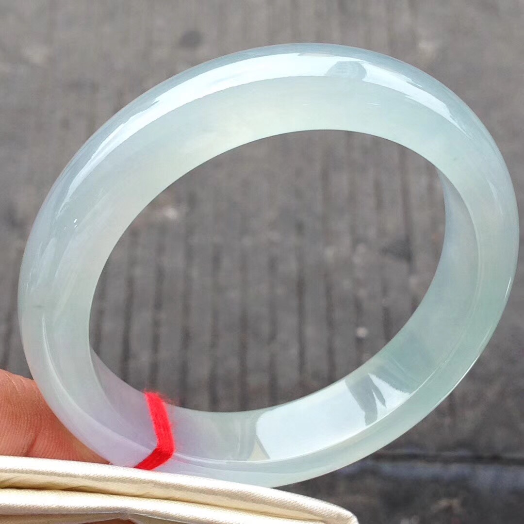 关于高冰紫翡翠手镯价格查询的信息-第1张图片-翡翠网 关于高冰紫翡翠手镯价格查询的信息-第1张图片-翡翠网